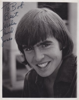 Davy Jones 1966 autograph.jpg